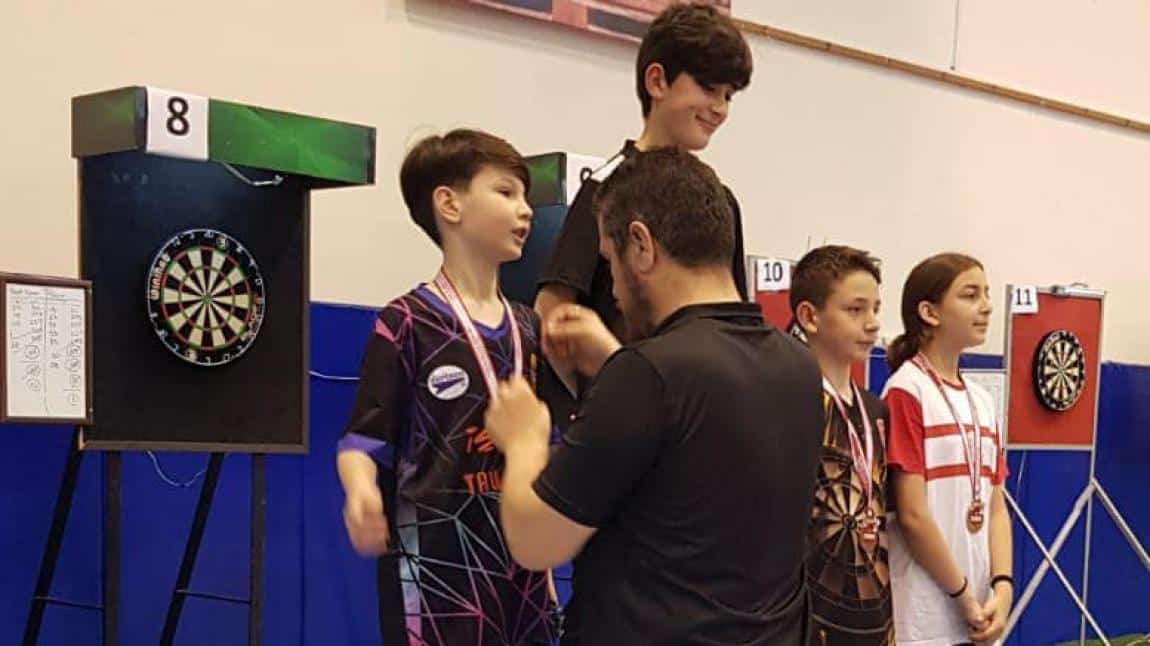 Şehit Demet Sezen Türkiye Dart Şampiyonası Minikler ve Yıldızlar kategorisinde  3 derece aldık